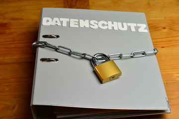 Datenschutz Sicherheit Kette mit Schloß Hefter Büro
