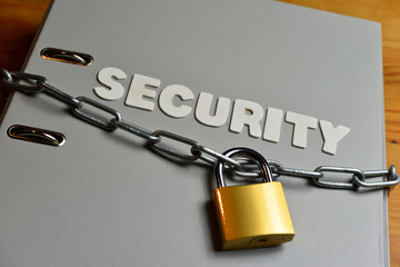 Datenschutz Sicherheit Kette mit Schloß Hefter Büro