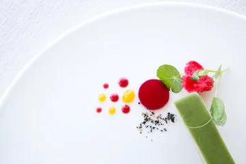 Gardinen Elegant dessert in plate, molecular gastronomy, haute couture dessert © triocean