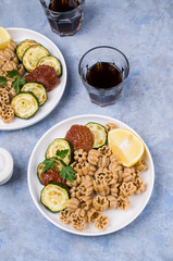 Brown pasta with vegetables