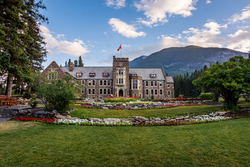 Fototapeta premium Cascade Gardens Administration Building