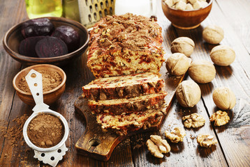 Beetroot pie with walnuts