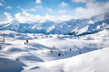 Fototapeta na wymiar Beautiful winter landscape in the Alps. 