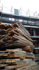 Cantiere edile e lavori in corso - legna