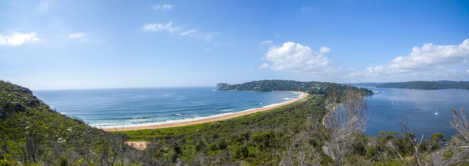 Fototapeta na wymiar Palm beach view from Barrenjoey Head, Sydney, Australia