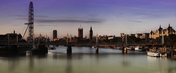 Naklejka premium Panoramic London Skyline