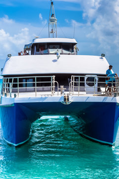 catamaran ferry inter-îles aux Seychelles 