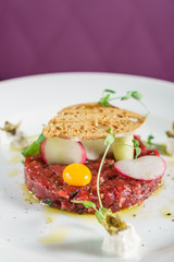 beef tartar with egg