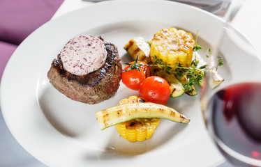 steak with grilled vegetables