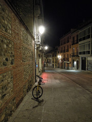 Fototapeta premium Bike in a street at night