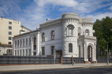 Obraz premium Arseny Morozov House (Now Government Reception House) in October