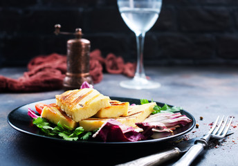 salad with halloumi