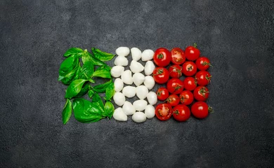 Foto op Plexiglas Italian flag made of mozzarella cheese, basil and tomatoes. Caprese salad © Anatoly Repin