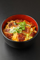 うな玉丼