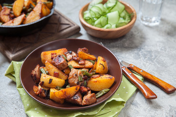 Fried roasted potatoes with meat