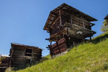 Chalet et mazot en Valais, Suisse