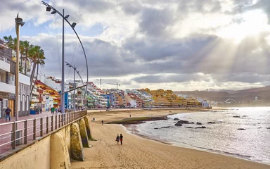 Deurstickers Strand van &quot Las Canteras&quot  in Las Palmas op Grand Canarische Eilanden - Tweede grootste stadsstrand ter wereld © marako85