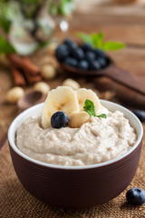 Maple-Nut Porridge with Banana and Blueberries
