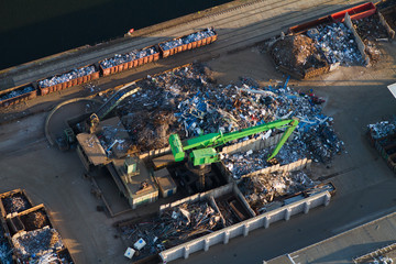 Luftaufnahme von einer Recyclinganlage/Mülldeponie