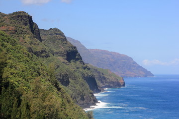 Fototapeta na wymiar entlang des Kalalau Trail Napali Coast Kauai Hawaii USA