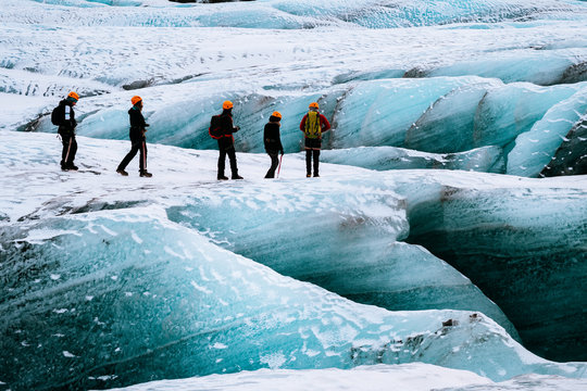 mountaineers hking a glacier 