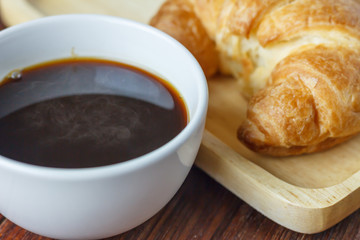 Breakfast is a major meal.a refreshing, hot drinks and delicious bakery help stimulate the body throughout the day.