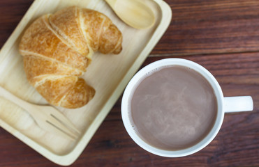 Breakfast is a major meal.a refreshing, hot drinks and delicious bakery help stimulate the body throughout the day.