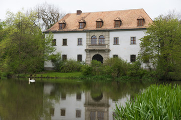 Fototapeta na wymiar Park and old castle Bad Muskau, Germany.