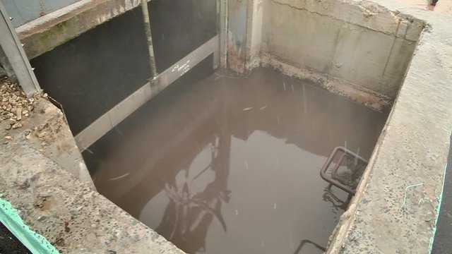 Wastewater treatment in wastewater treatment plants