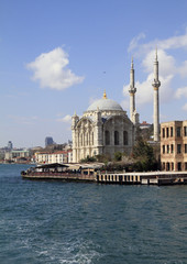 Fototapeta na wymiar Mosque seen from a ferry boat in Istanbul, Turkey