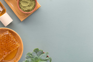 Honey and powder for beauty procedure