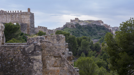 Fototapeta na wymiar Murallas en el castillo de Sagunto. Valencia. España