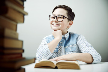 kid reading books