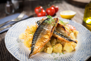 Roasted mackerel fillet with potato