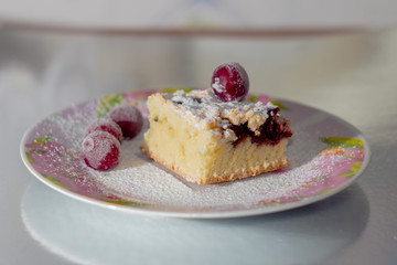 Home cherry pie
