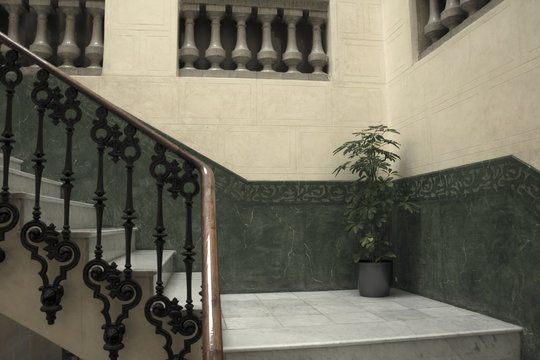 Escalera de la vivienda.
Escalera de m&aacute;rmol con balaustres decorativos y barandilla forjada.
