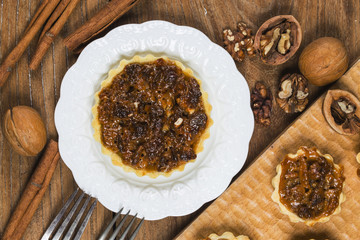 Walnut pie
