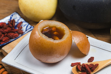 Sweet stewed snow pear Red date, Lycium barbarum