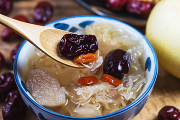 Sweet stewed snow pear Red date, Lycium barbarum