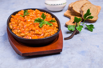 Stewed beans with vegetables