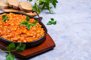 Stewed beans with vegetables