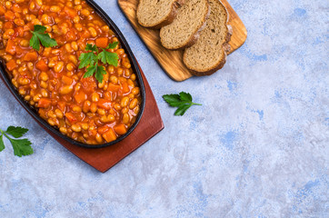 Stewed beans with vegetables