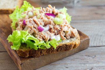 Tuna sandwich
