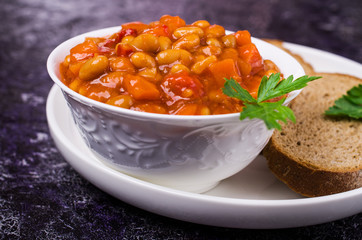 Stewed beans with vegetables