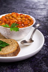 Stewed beans with vegetables