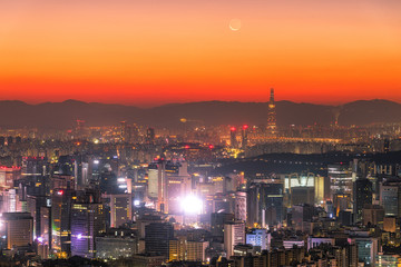 Fototapeta premium Seoul skyline and twilght cityscape at Seoul city ,South Korea