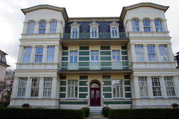 Fototapeta premium Bäderarchitektur in Bansin auf der Insel Usedom