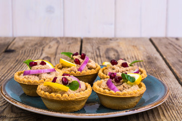 Snack tartlets with meat pie