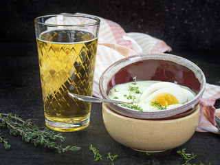 Grüne Sauce mit Eiern und Äppler