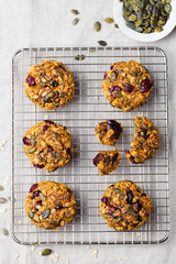 Oat cookies with cranberries and maple glaze
